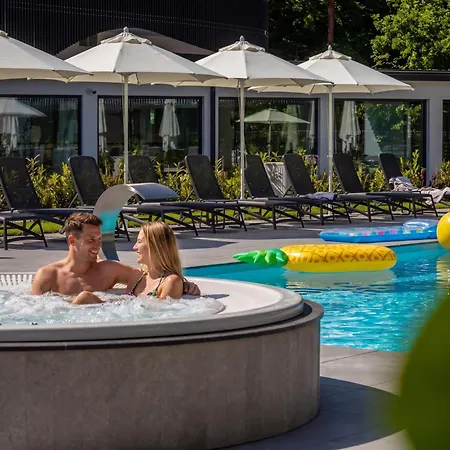 Brzozowa 4 Sauna, Jacuzzi, Basen, Taras, Blisko Plazy アパート *